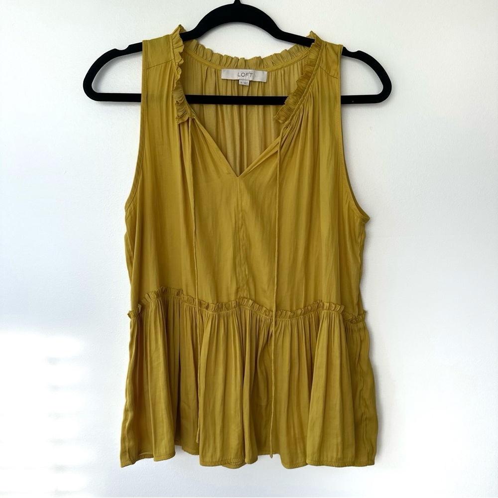 Ann Taylor Loft Yellow Pleated Silky Sleeveless Top Size M